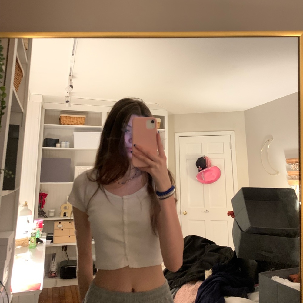 Baby pink Brandy Melville zelly top! No stains or rips!